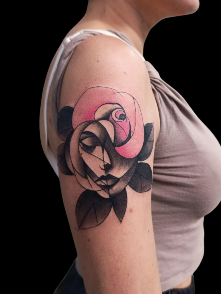 blackwork tattoo donna rosa