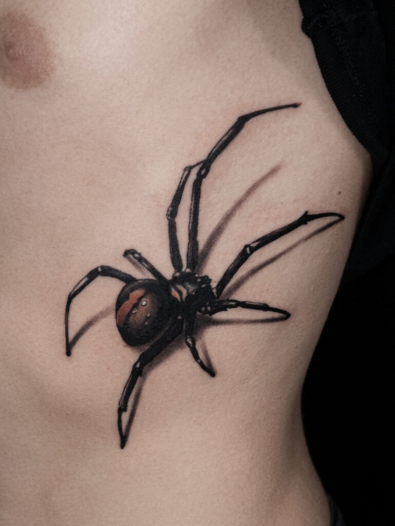 blackwork tattoo vedova nera ragno