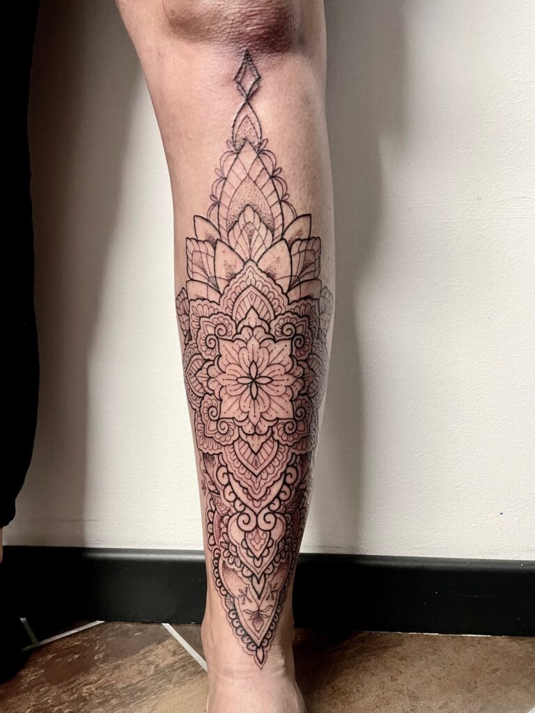 fineline tattoo geometrico mandala2