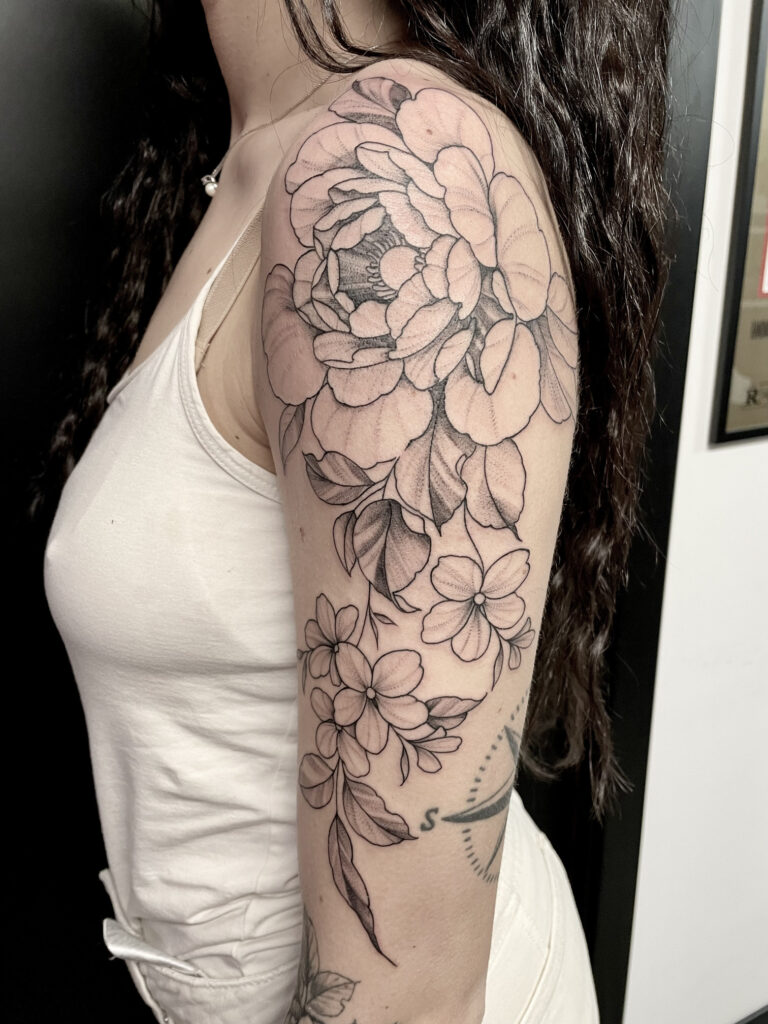 fineline tattoo peonie ciliegio