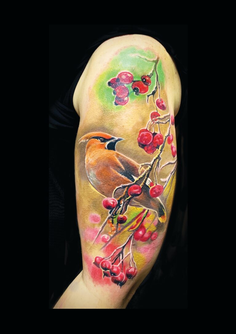 realismo tattoo bird color